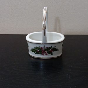 Holiday Cranberry Bush ceramic basket